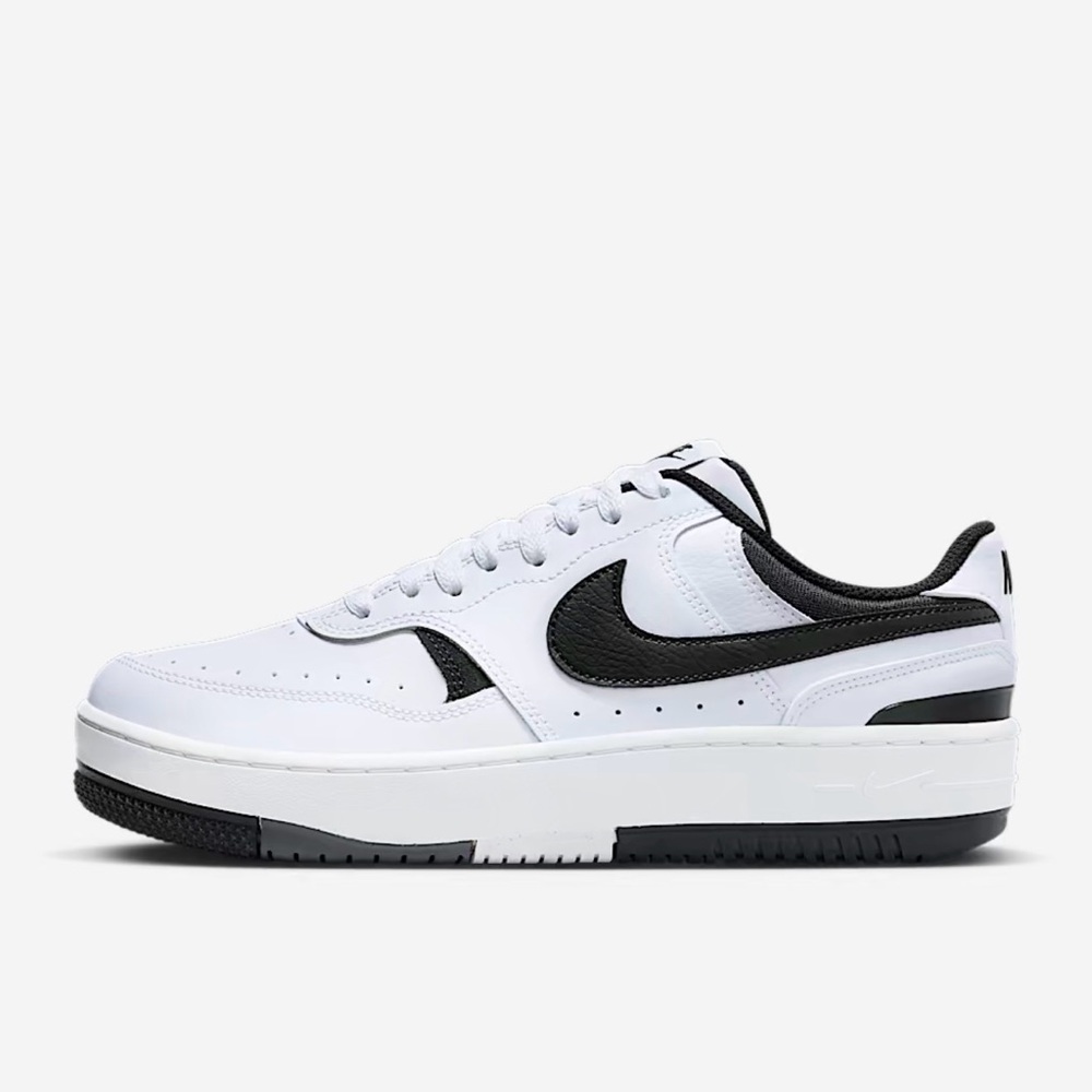 Nike Gamma Force Women’s Black & White Sneakers